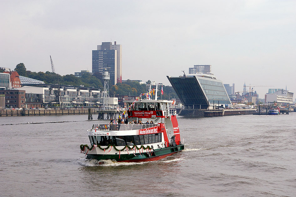 Das HADAG Schiff Wilhelmsburg
