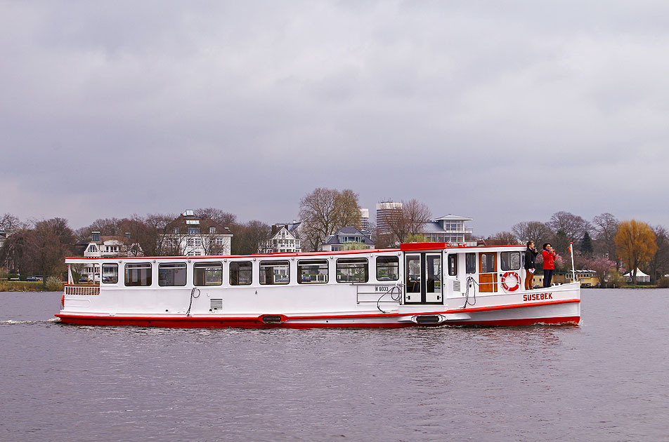 Der Alsterdampfer Susebek auf der Außenalster