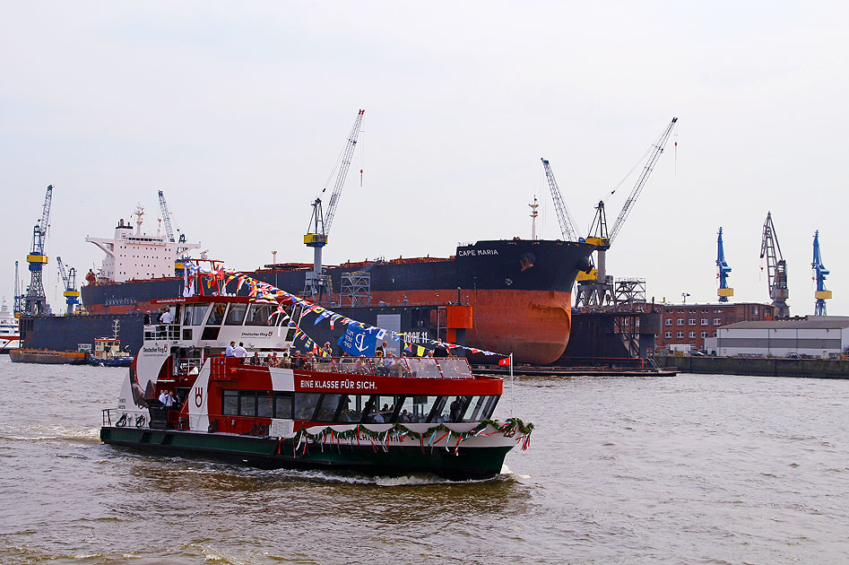 Die HADAG Taufe der Elbphilharmonie eine Hafenfähre