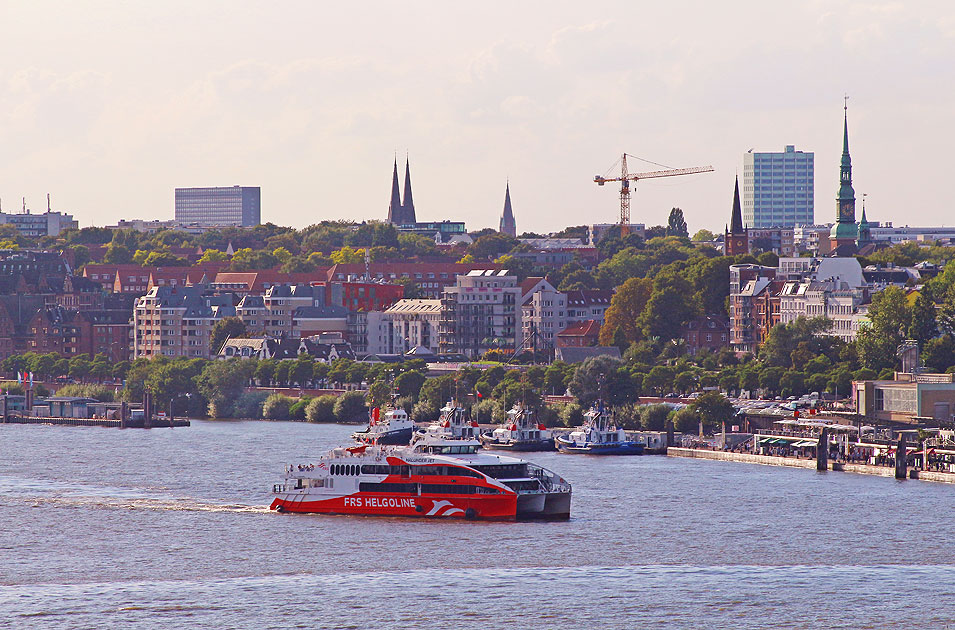 Der Halunder Jet der FRS Helgoline in Hamburg