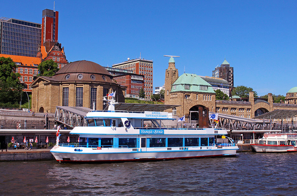 Das Abicht Schiff Hanse Star an den St. Pauli Landungsbr&uuml;cken in Hamburg