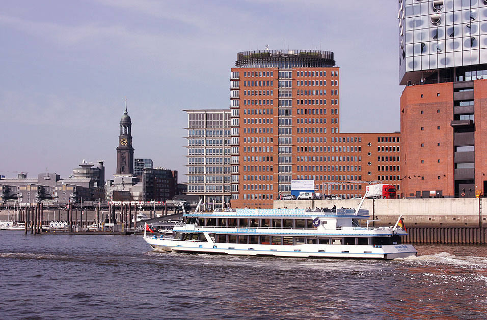 Das Abicht Schiff River Star in Hamburg auf der Elbe