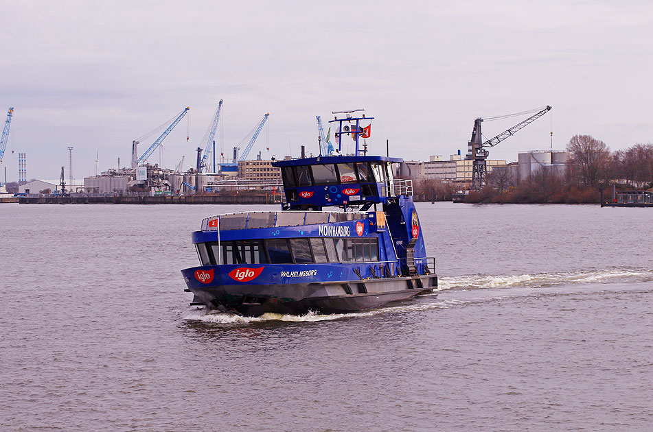 Die HADAG F&auml;hre Wilhelmsburg in Hamburg