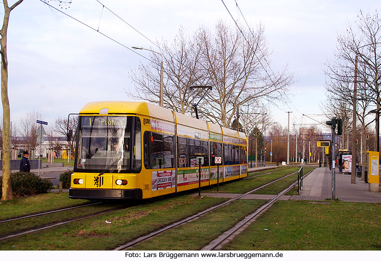 Die Straßenbahn in Dresden - Haltestelle Albert-Wolf-Platz in Prohlis