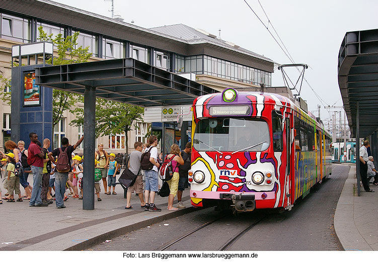 Die Straßenbahn in Mannheim am Hauptbahnhof