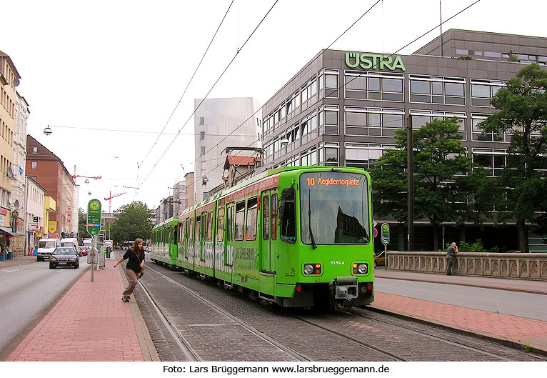 Die Haltestelle Clevertor der Straßenbahn in Hannover