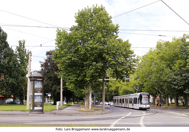 Die Straßenbahn in Dresden am Commeniusplatz