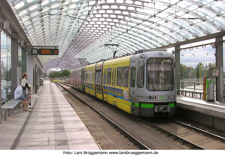 Die Haltestelle Noltemeyerbrücke der Stadtbahn in Hannover