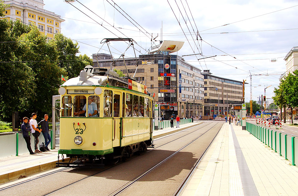 Falkenried Wagen bei der Straßenbahn in Magdeburg