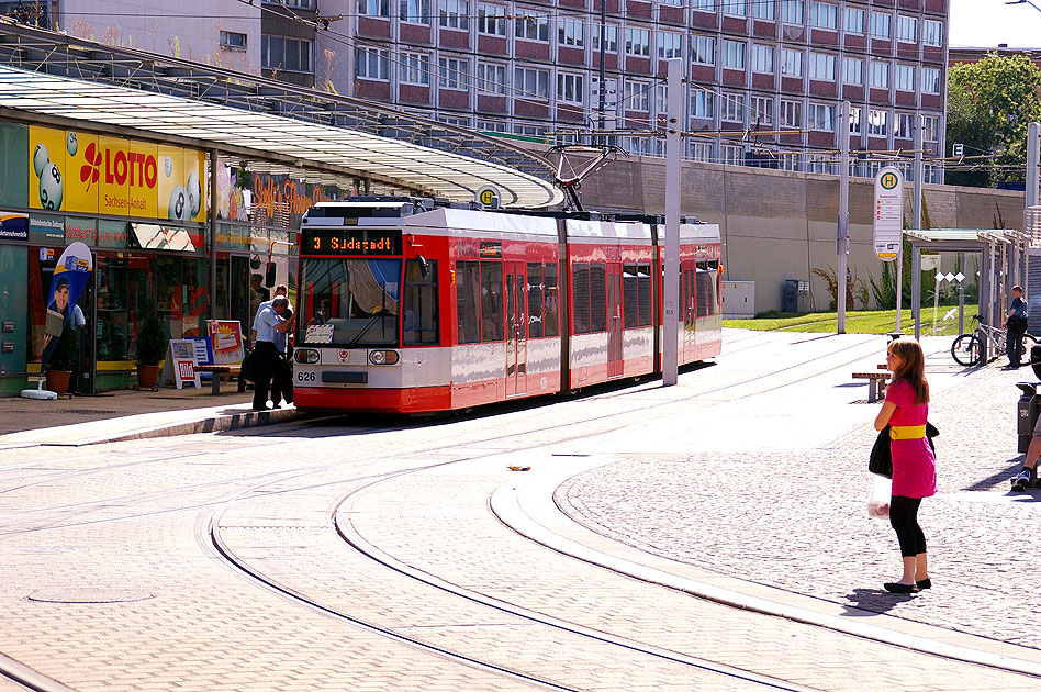 Mit Elektromobilät durch Halle: Die Straßenbahn in Halle am Riebeckplatz