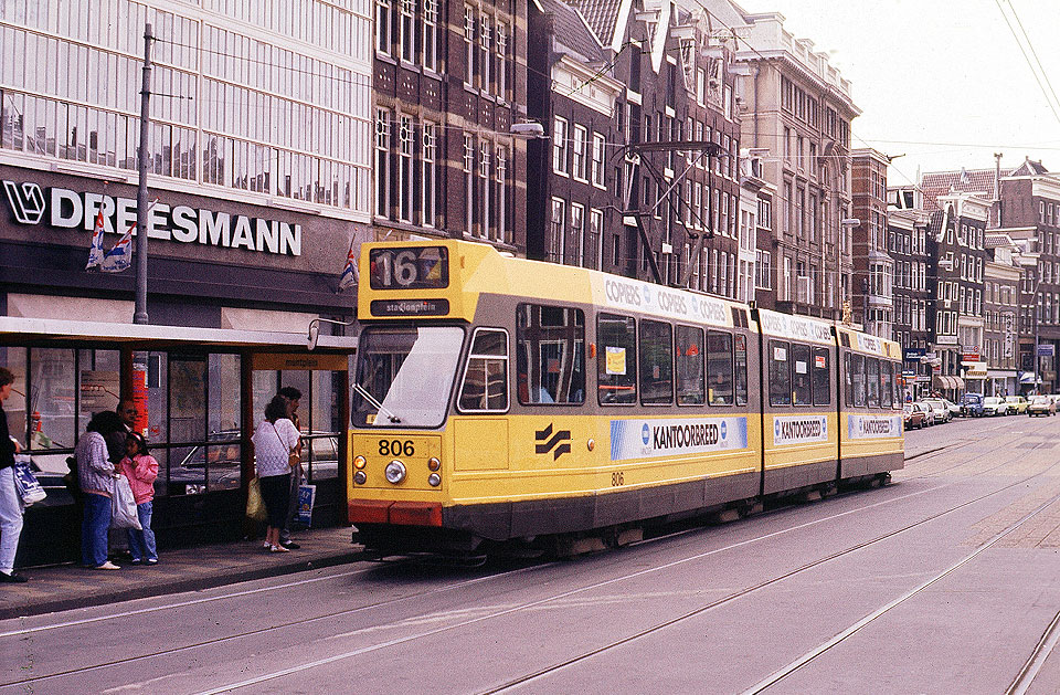 Die Straßenbahn in Amsterdam Haltestelle Mundplein