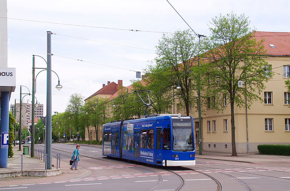 Die Straßenbahn in Dessau am Hauptbahnhof