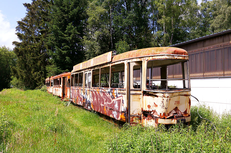 Die Straßenbahn in Bremerhaven - hier drei Museumswagen in Heinschenwalde