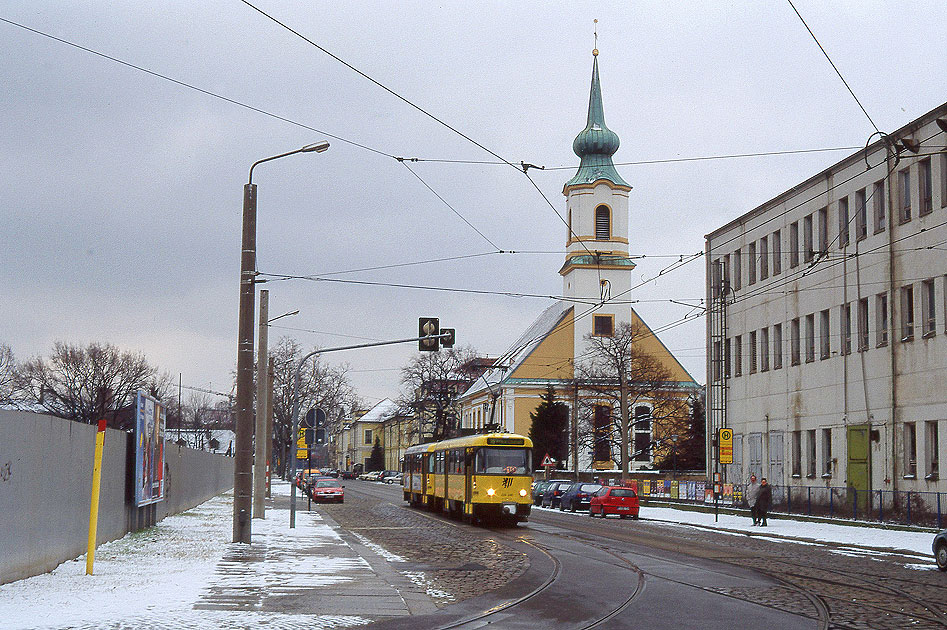 Straßenbahn Dresden Haltestelle Friedrichstadt - Tatra