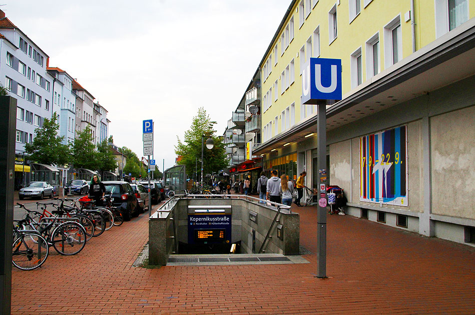 U-Bahn Kopernikusstraße der Stadtbahn in Hannover der Üstra - die Straßenbahn in Hannover