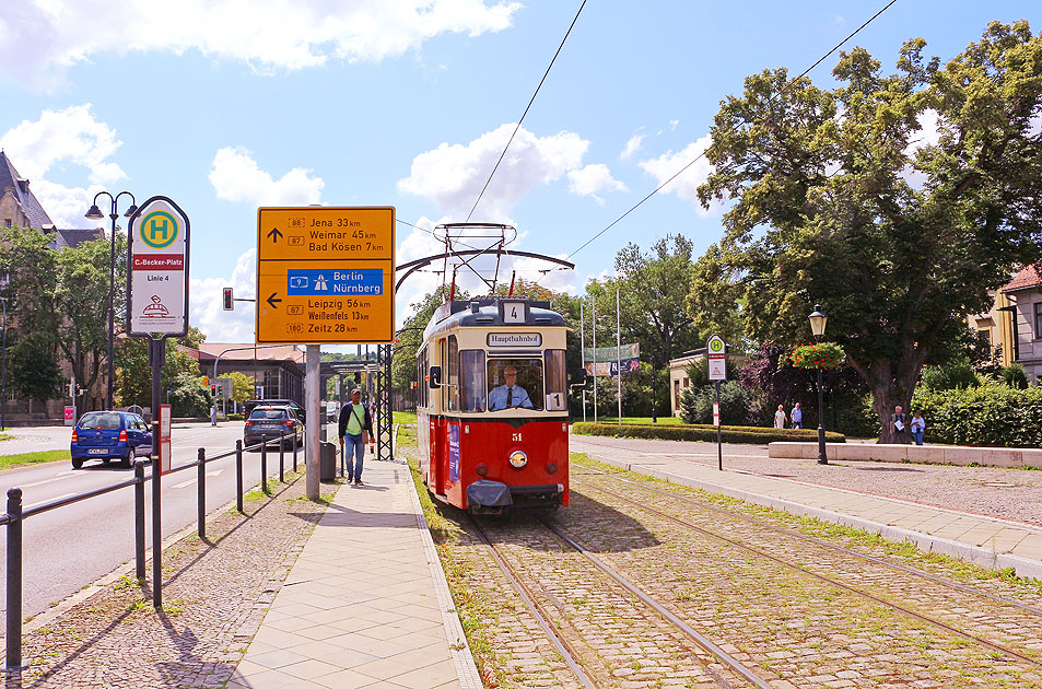 Die Haltestelle Curt-Becker-Platz der Straßenbahn in Naumburg