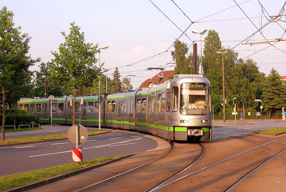 Der &Uuml;stra 2586 an der Haltestelle Nackenberg in Hannover