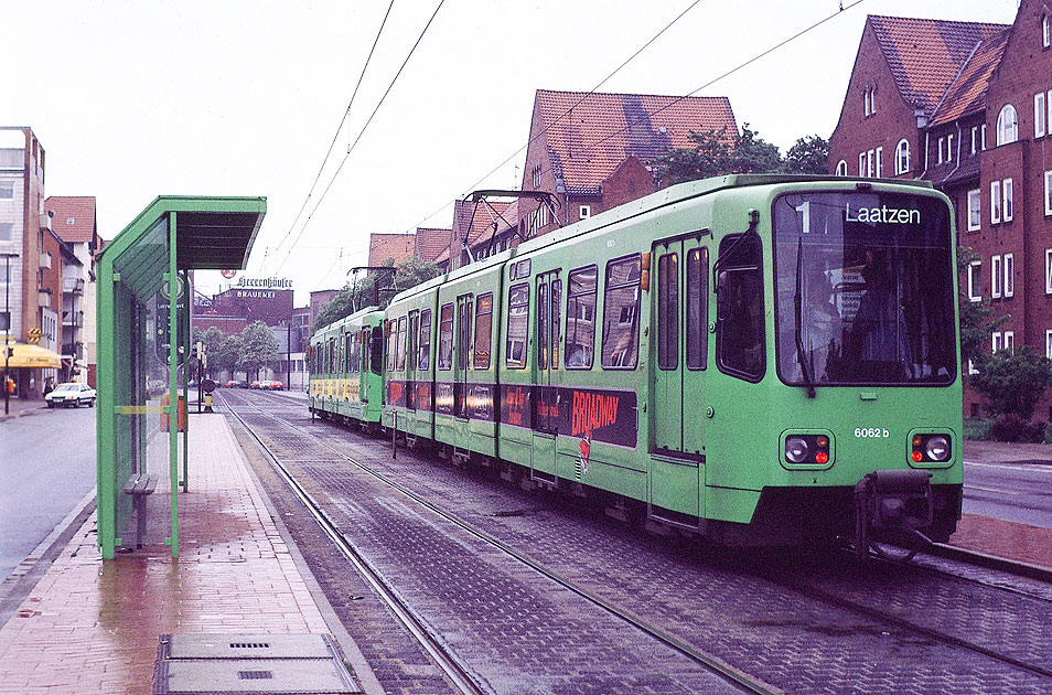 Die  &Uuml;stra in Hannover an der Haltestelle Bahnhof Leinhausen