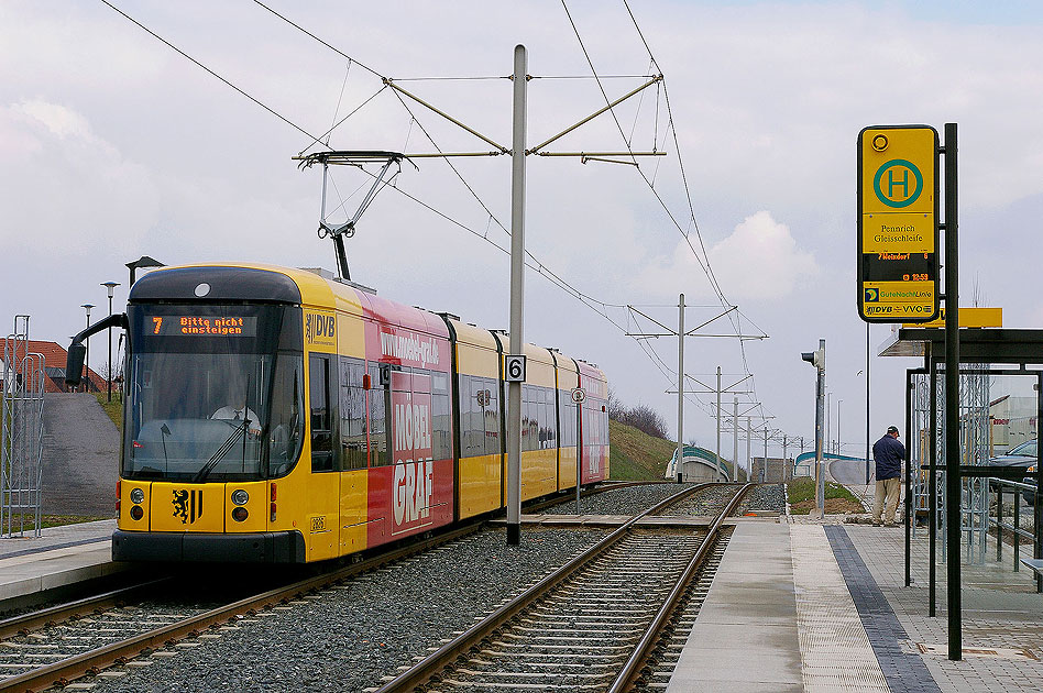 Die Haltestelle Pennrich der Stra&szlig;enbahn in  Dresden DVB