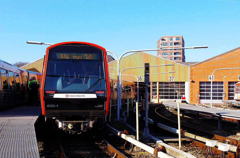 Der DT5 der Hamburger Hochbahn in der Hauptwerkstatt Barmbek - Bba