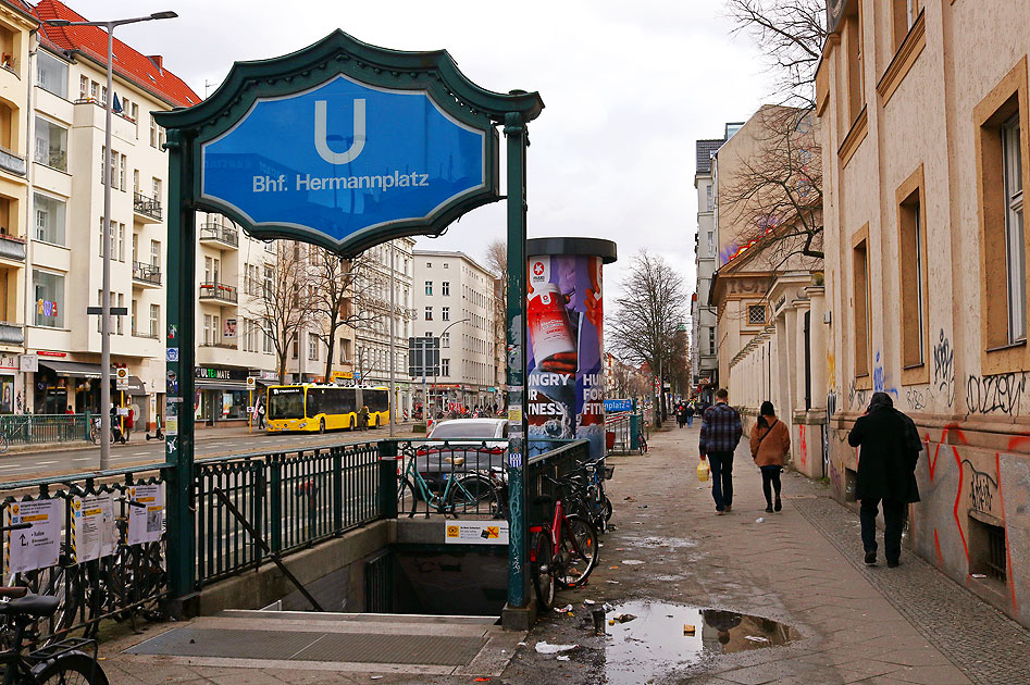 Der U-Bahn-Bahnhof Hermannplatz in Berlin-Neukölln