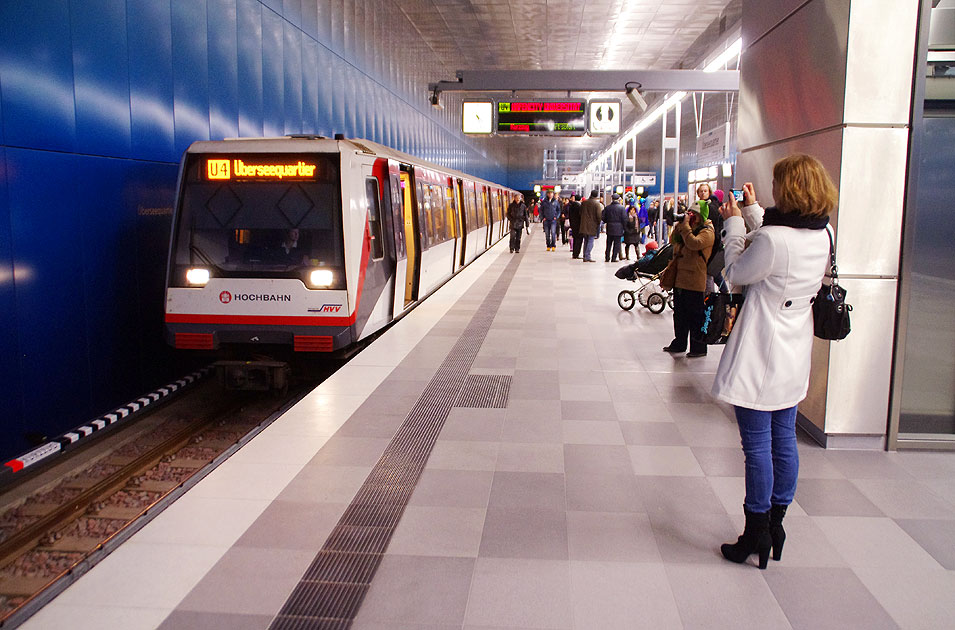 U-Bahn Haltestelle Überseequartier in der Hafencity