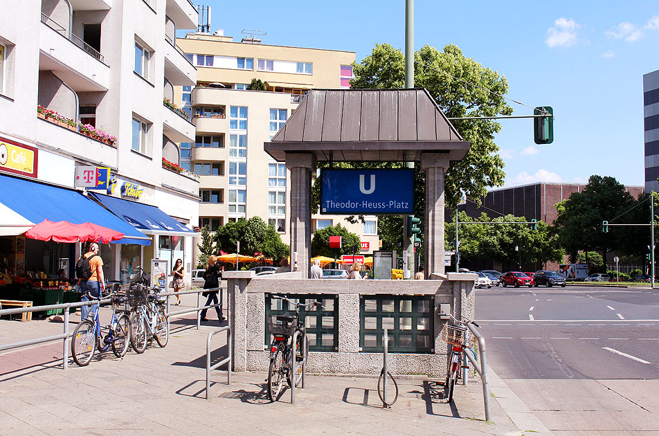 Die U-Bahn-Haltestelle Theodor-Heuss-Platz in Berlin