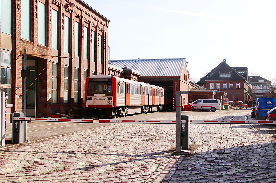 Ein Hochbahn DT3 in der Hauptwerkstatt Hellbrookstraße Bba