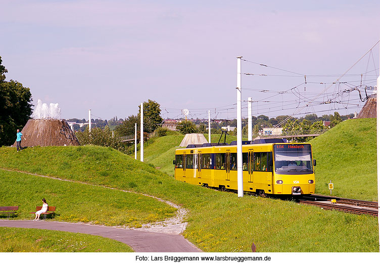 Die Stra&szlig;enbahn / Stadtbahn in Stuttgart - Der S-DT8 