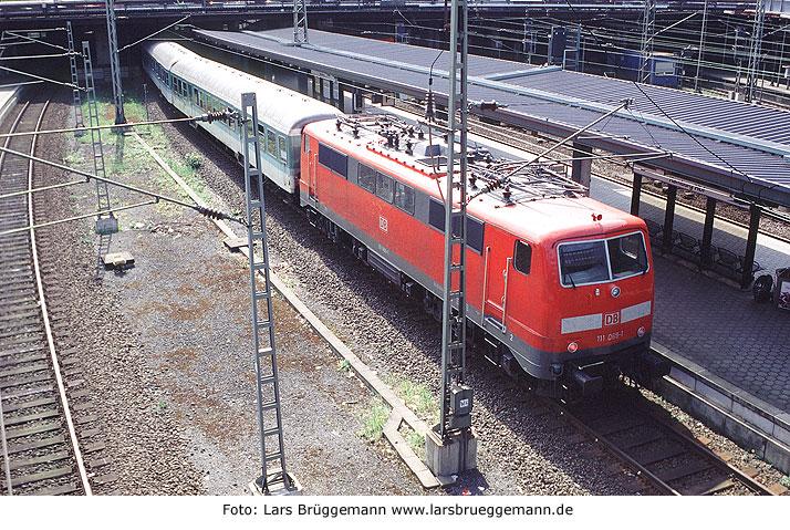 DB Baureihe 111 RE Hamburg - Kiel - im Hamburger Hbf