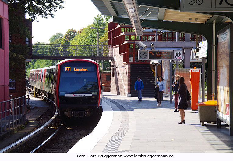 Hochbahn DT5 - Haltestelle Kellinghusenstraße