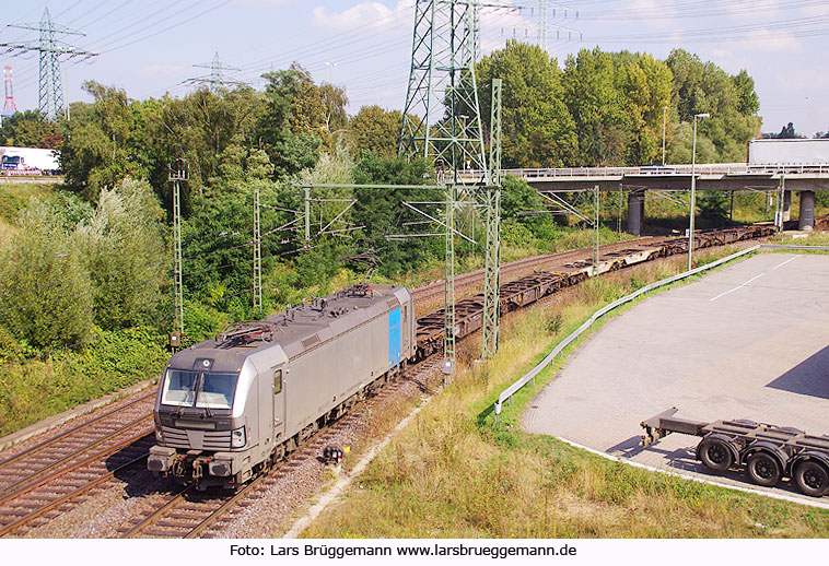 Eine Vectron-Lok Hamburger Hafen in Waltershof