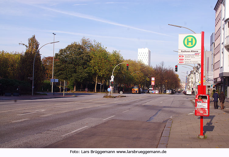 Haltestelle Altona Rathaus - Busline 36, 111 und 112 in Hamburg