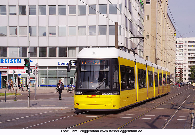 Die Straßenbahn in Berlin auf dem Alexanderplatz