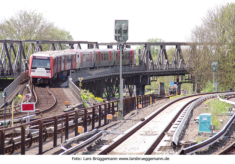 U-Bahn am Bahnhof Barmbek in Hamburg