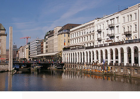 Die Alsterkarden am Jungfernstieg