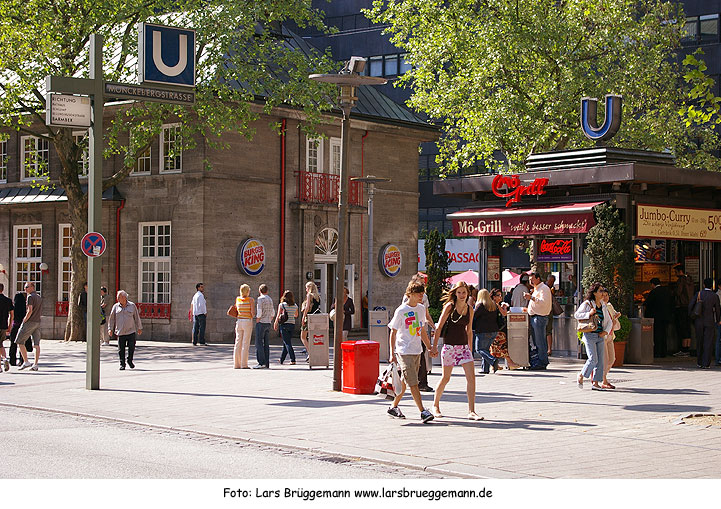 U-Bahn Hamburg - Haltestelle Mönckebergstraße - Bahnhof Mönckeberstraße