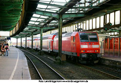Die DB Lok 146 022 in Duisburg Hbf