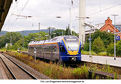 Ein Flirt Triebwagen von Cantus im Bahnhof Göttingen