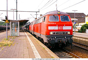 DB Baureihe 218.8 in Itzehoe mit einem IC