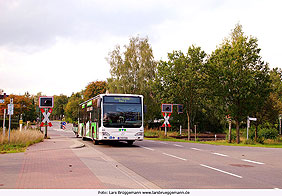 Ein Heideshuttle am Bahnhof Handeloh