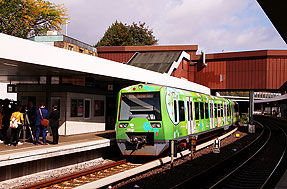 Foto Klimazug der S-Bahn Hamburg im Bahnhof Hamburg Berliner Tor