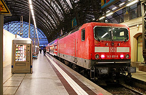 Die E-Lok 143 651-9 in Dresden Hbf