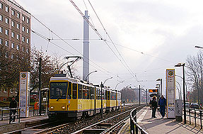 Straßenbahn Berlin Haltestelle Allee der Kosmonauten