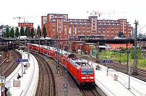 Eine Lok der Baureihe 146 in Hamburg Hbf