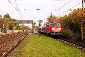 Die 218 448-9 im Bahnhof Barnten