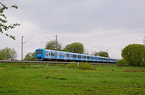 Der IBA-Werbezug der Hamburger S-Bahn im Bahnhof Fischbek