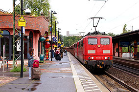 Zwei Loks der Baureihe 151 im Bahnhof Uelzen