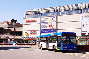 PVG Bus am Bahnhof Altona