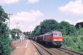 Eine Lok der Baureihe 232 im Bahnhof Hamburg-Wandsbek
